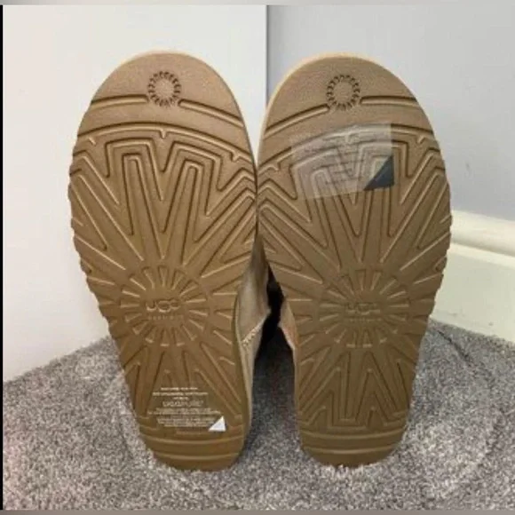 UGG Tan Winter Boots - Picture 4 of 4